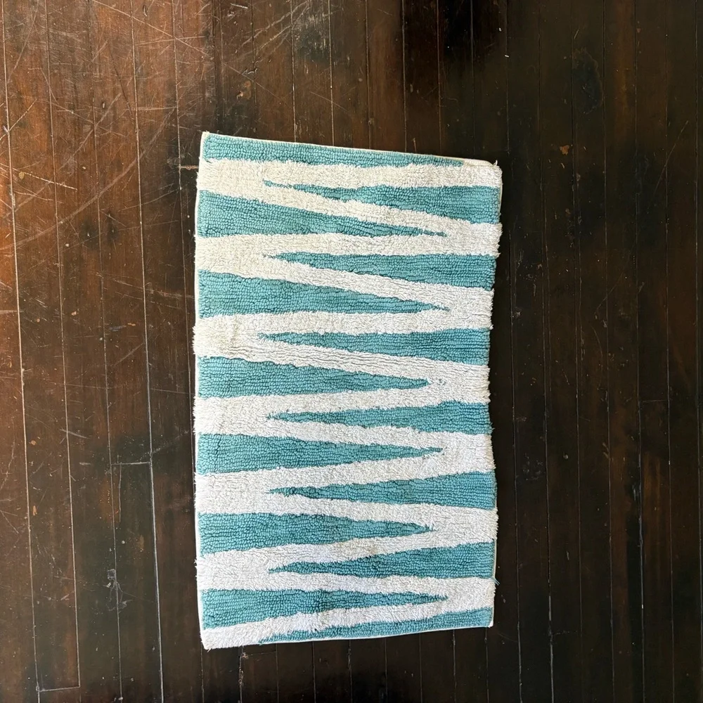 Opalhouse Zigzag Teal and White Bath Mat